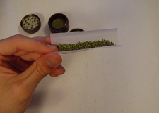 how to roll a joint