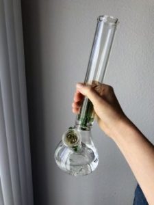 how-to-clean-a-bong
